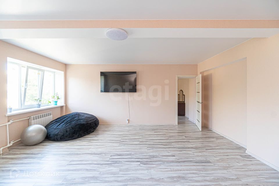 Продаётся 4-комнатная квартира, 149.7 м²