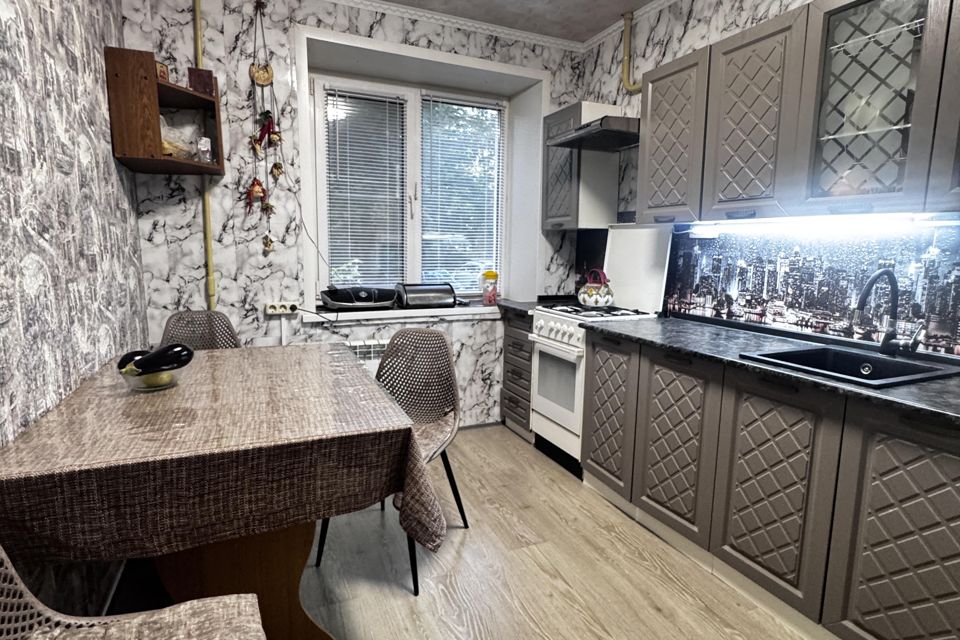 Продаётся 4-комнатная квартира, 74.5 м²