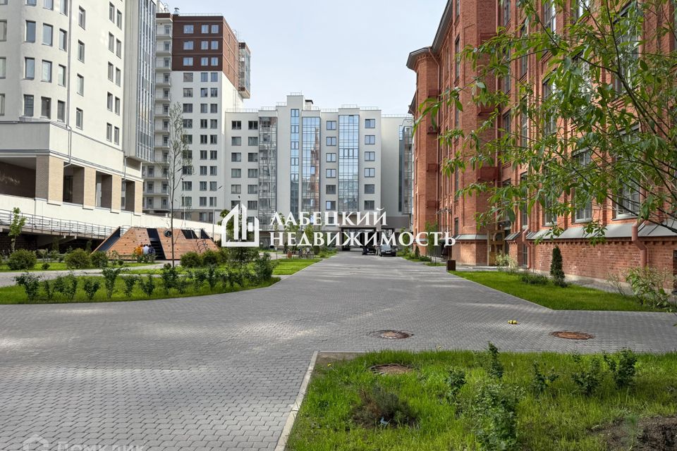 Продаётся 1-комнатная квартира, 52.8 м²