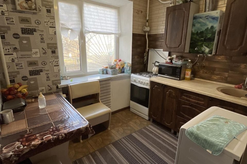 Продаётся 4-комнатная квартира, 63 м²