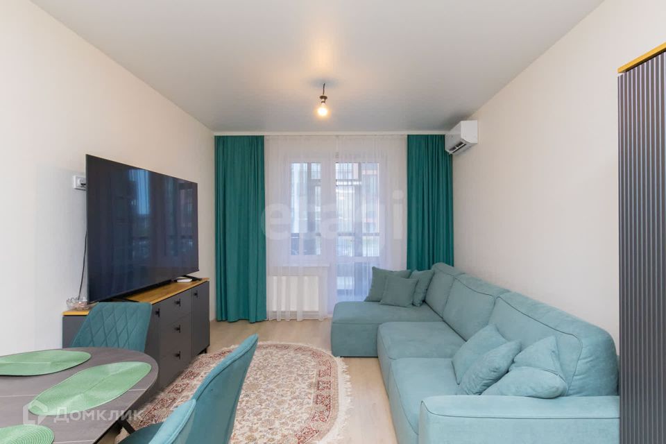 Продаётся 4-комнатная квартира, 92.8 м²