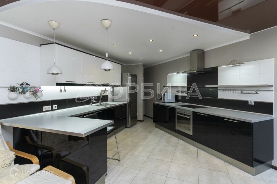 Продаётся 2-комнатная квартира, 93 м²