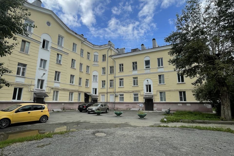 Продаётся 2-комнатная квартира, 69 м²