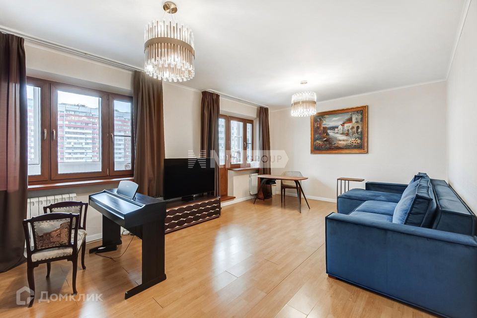 Продаётся 4-комнатная квартира, 161.5 м²