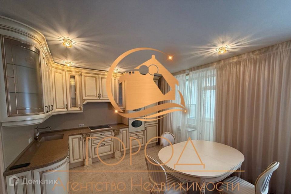 Продаётся 3-комнатная квартира, 134 м²