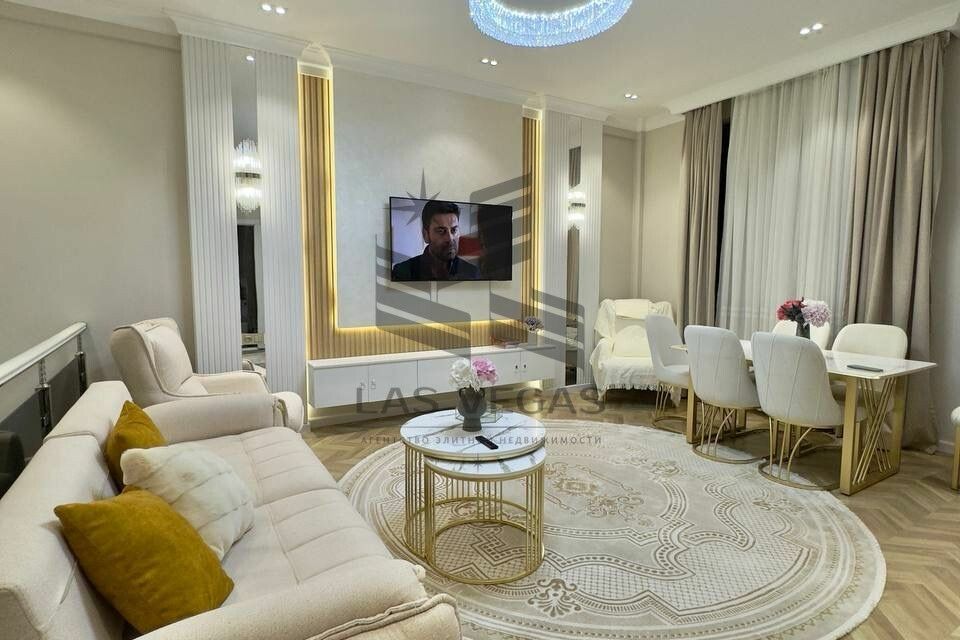Сдаётся 2-комнатная квартира, 65 м²