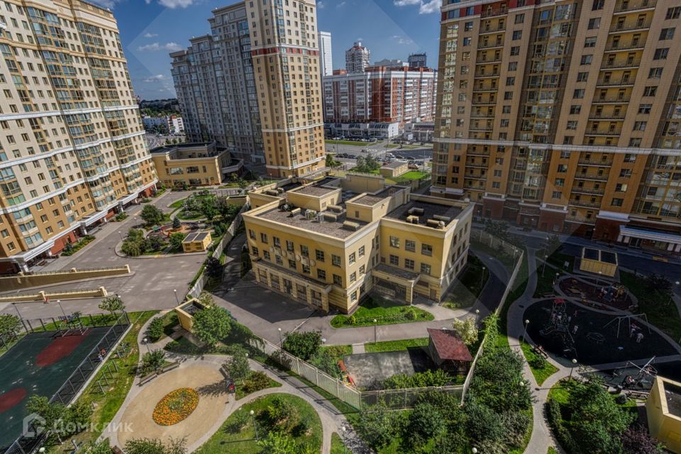 Продаётся 3-комнатная квартира, 119 м²