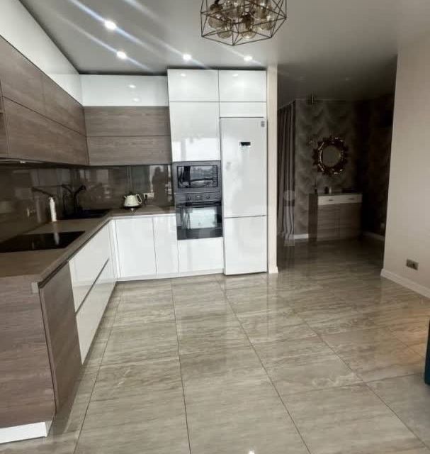 Сдаётся 3-комнатная квартира, 90 м²