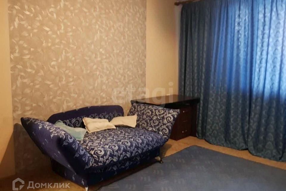 Продаётся 1-комнатная квартира, 42 м²