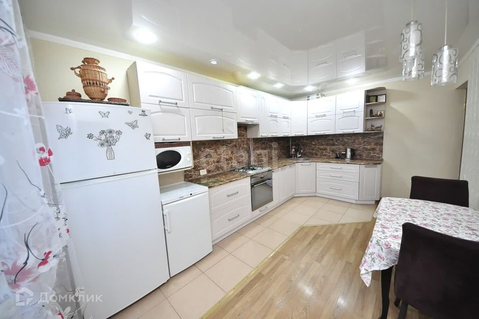 Продаётся 3-комнатная квартира, 81.8 м²