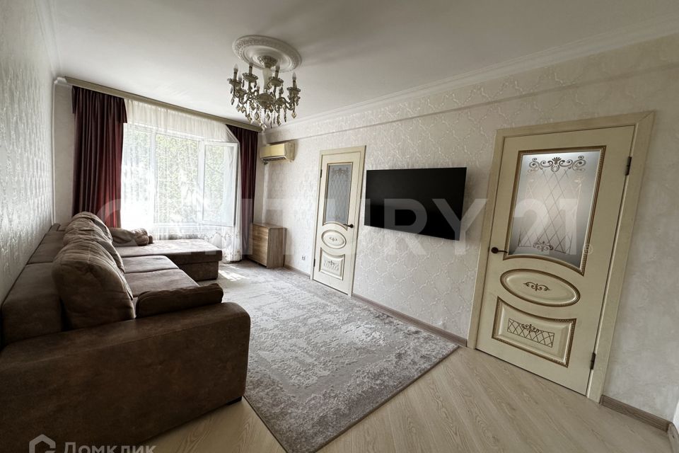 Продаётся 4-комнатная квартира, 74 м²