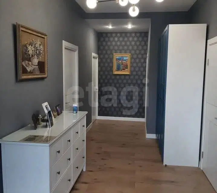Продаётся 3-этажный дом, 299.3 м²