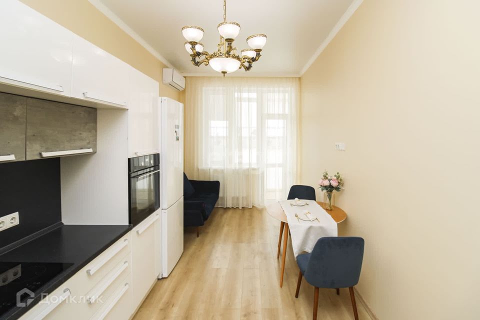 Продаётся 1-комнатная квартира, 43.2 м²