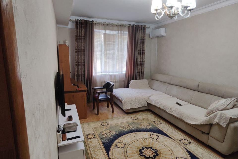 Продаётся 1-комнатная квартира, 42 м²