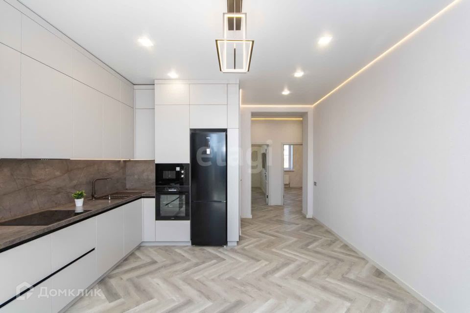 Продаётся 3-комнатная квартира, 82.8 м²