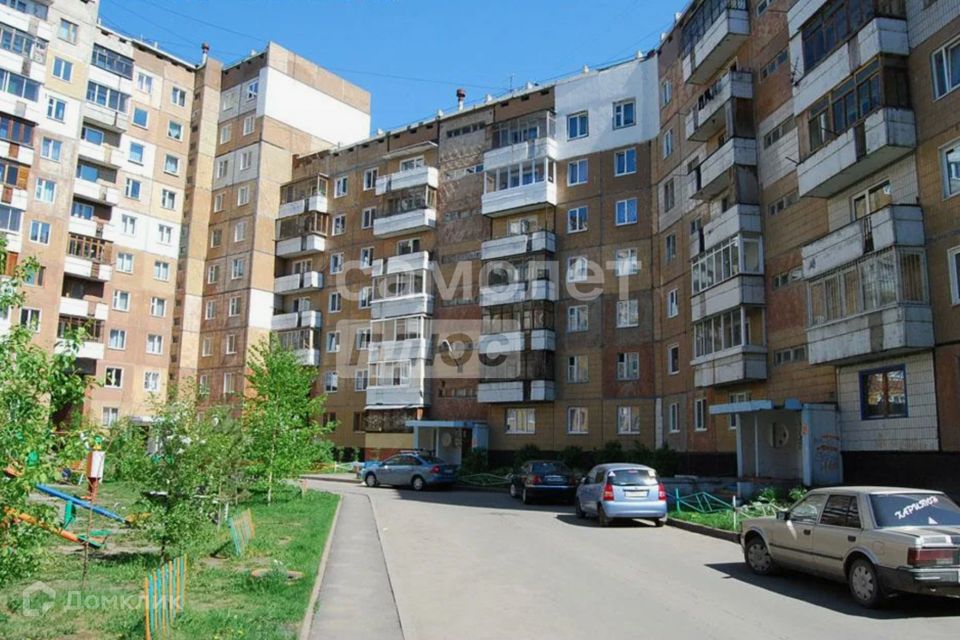 Продаётся 5-комнатная квартира, 103.8 м²