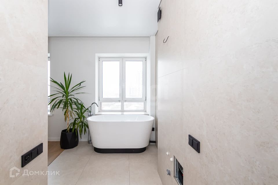 Продаётся 1-комнатная квартира, 56 м²