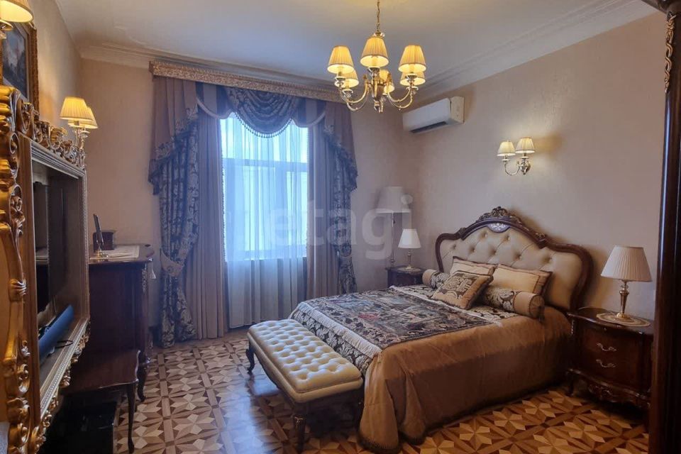 Продаётся 5-комнатная квартира, 155 м²