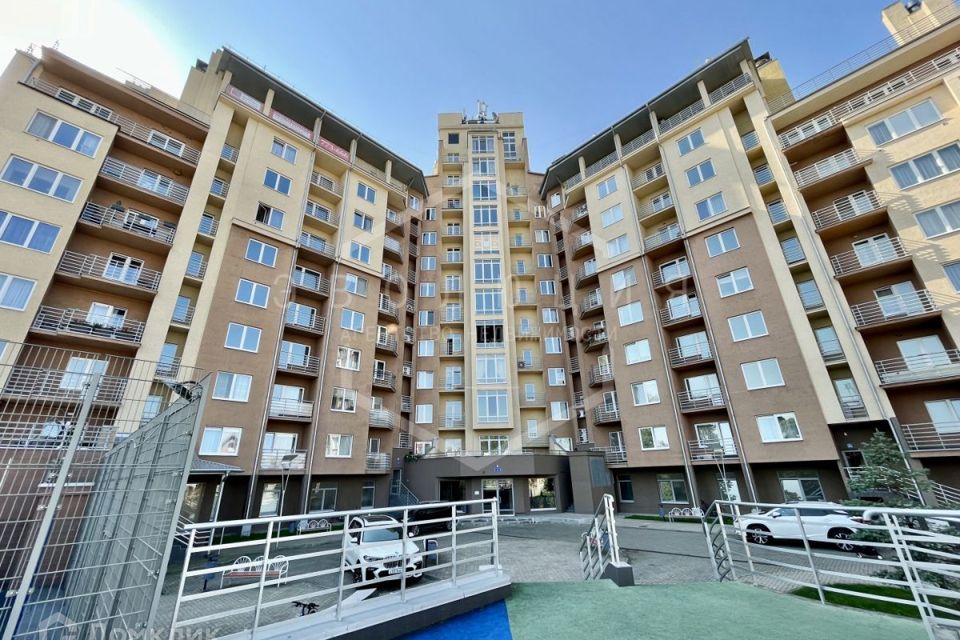 Продаётся 3-комнатная квартира, 153.5 м²