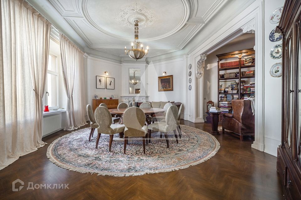 Продаётся 4-комнатная квартира, 160.2 м²