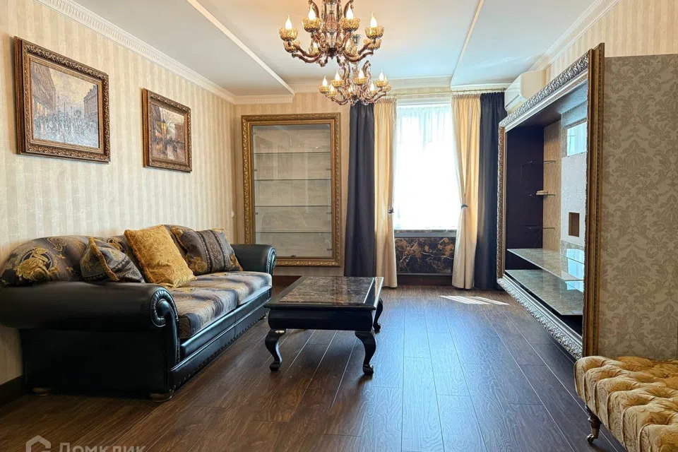 Продаётся 3-комнатная квартира, 124.6 м²