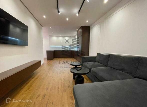 Сдаётся 2-комнатная квартира, 79 м²