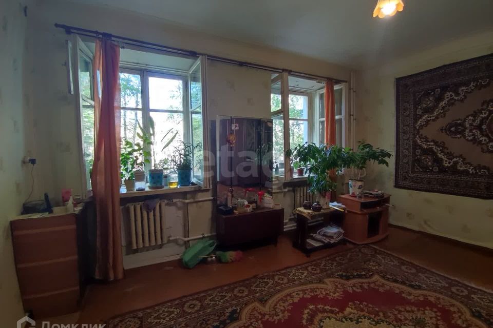 Продаётся комната в 4-комн. квартире, 38 м²