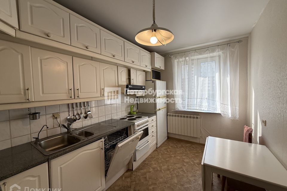 Продаётся 2-комнатная квартира, 55.6 м²
