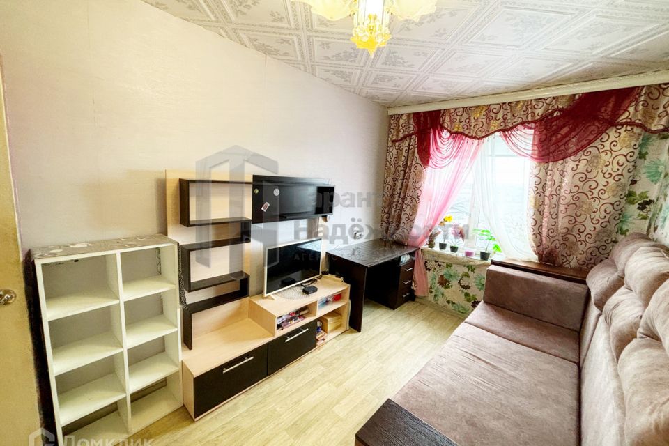 Продаётся 3-комнатная квартира, 52.3 м²