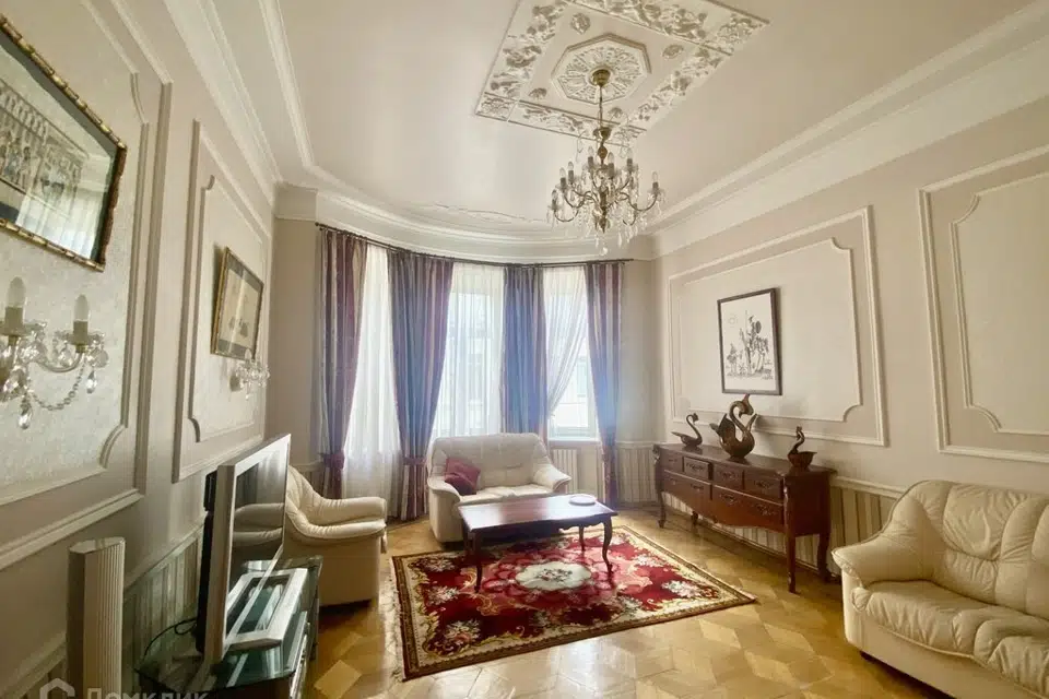 Продаётся 5-комнатная квартира, 160 м²