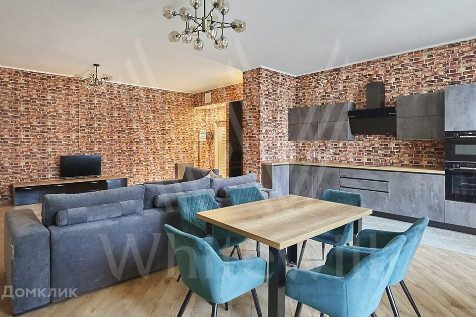 Продаётся 2-комнатная квартира, 101.5 м²