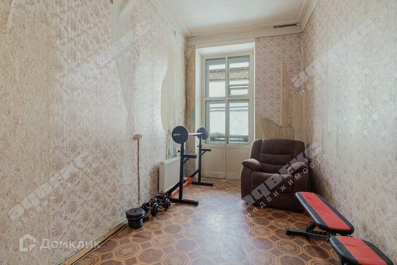 Продаётся комната в 8-комн. квартире, 10.7 м²