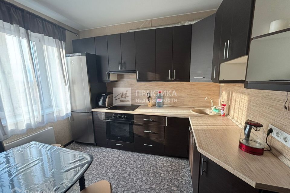 Сдаётся 2-комнатная квартира, 65 м²