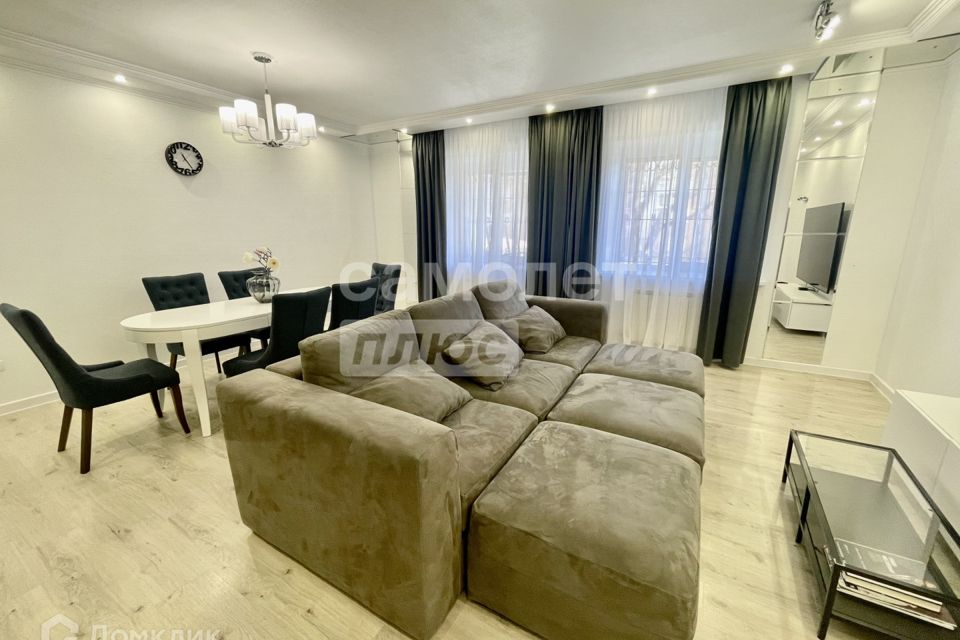 Продаётся 5-комнатная квартира, 181 м²
