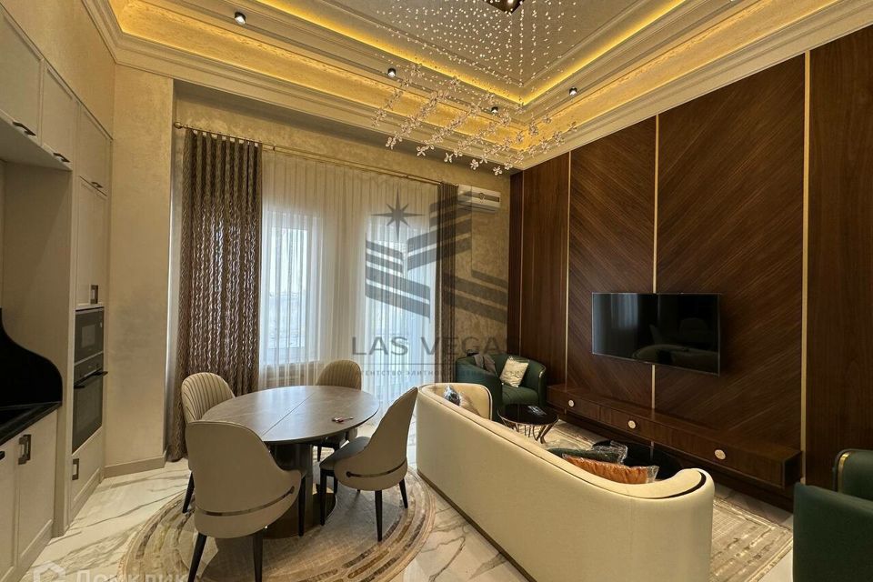 Сдаётся 4-комнатная квартира, 161 м²