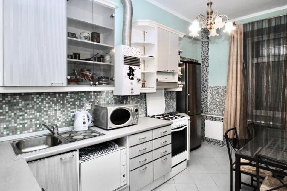 Продаётся 4-комнатная квартира, 122 м²