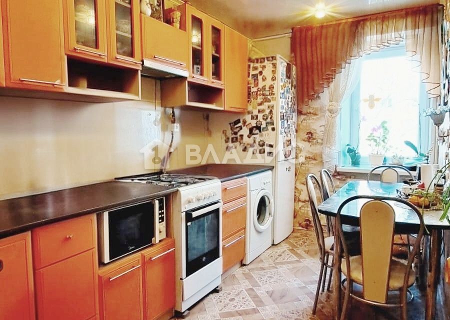 Продаётся 4-комнатная квартира, 74.5 м²
