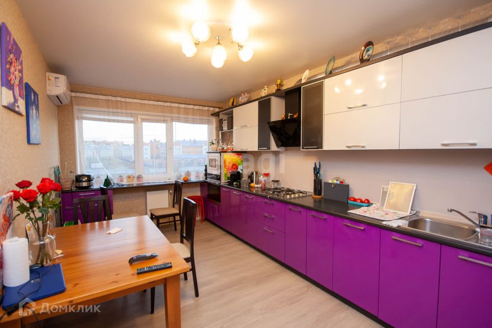 Продаётся 2-комнатная квартира, 70.4 м²
