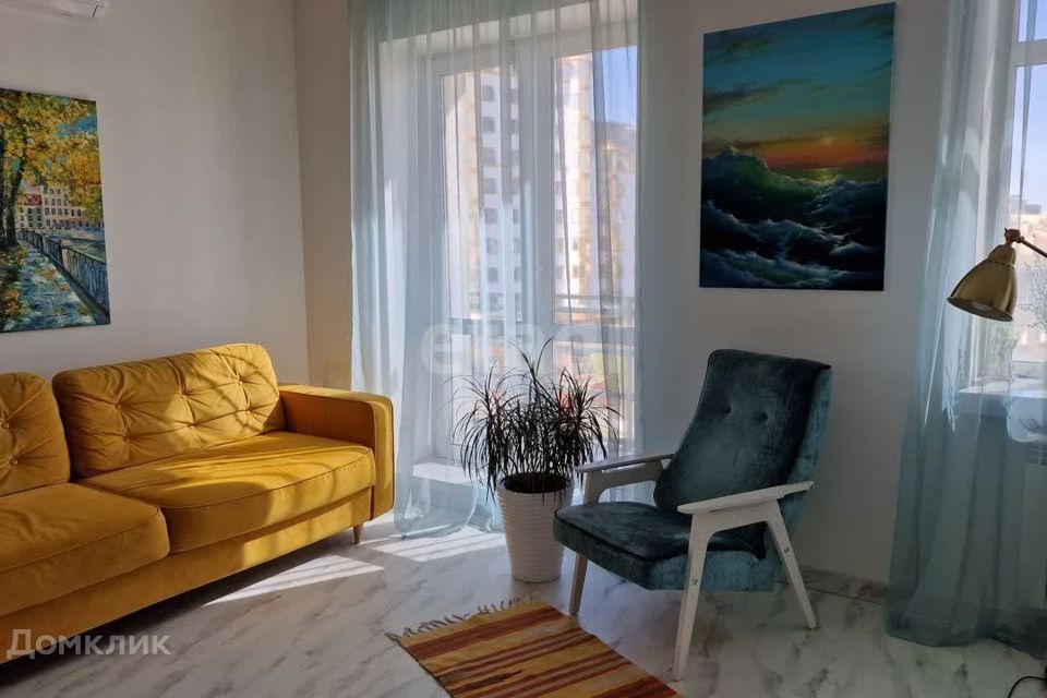 Продаётся 4-комнатная квартира, 125 м²