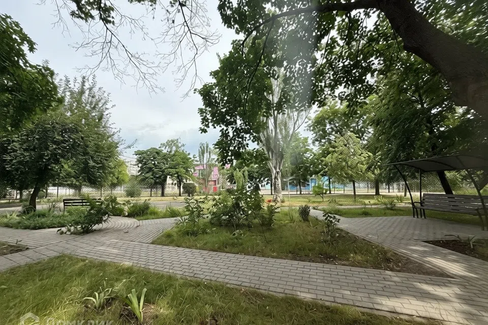 Продаётся 3-комнатная квартира, 56.8 м²