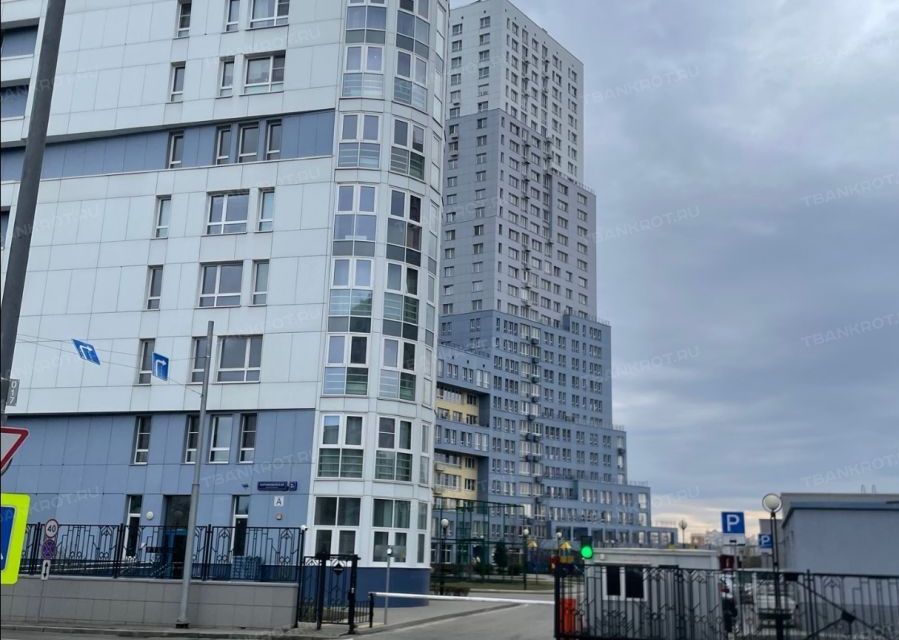 Продаётся 4-комнатная квартира, 184 м²