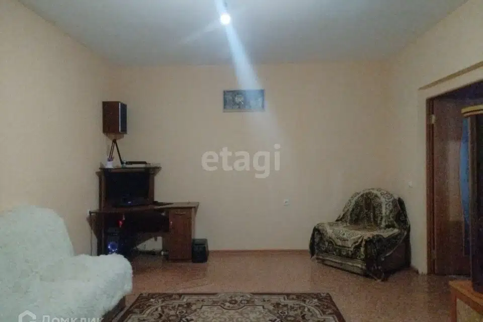 Продаётся 4-комнатная квартира, 90.8 м²