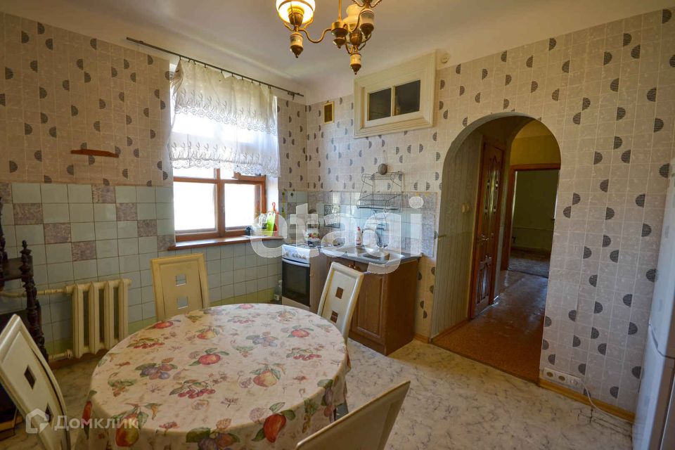 Продаётся 3-комнатная квартира, 105 м²