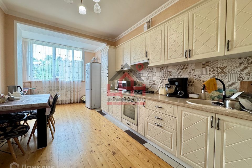 Продаётся 2-комнатная квартира, 70.8 м²