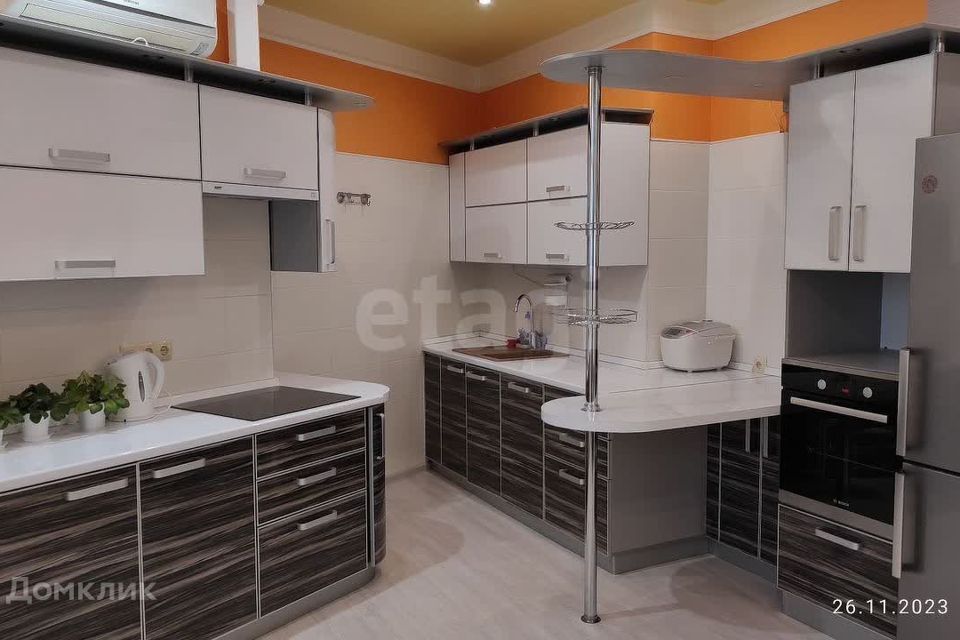 Продаётся 4-комнатная квартира, 117 м²