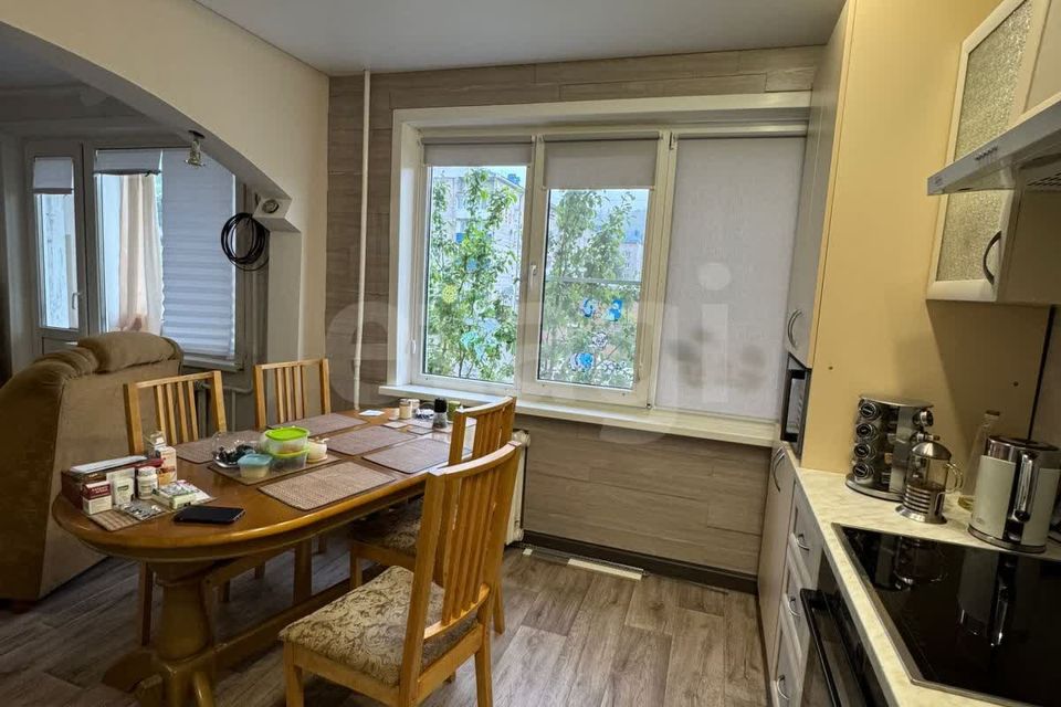 Продаётся 4-комнатная квартира, 81.2 м²