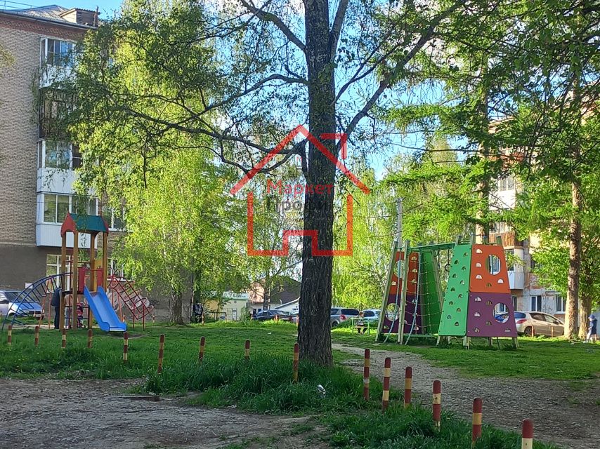 Продаётся 4-комнатная квартира, 62.5 м²