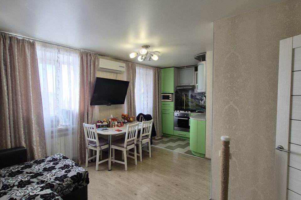 Продаётся 3-комнатная квартира, 57.3 м²