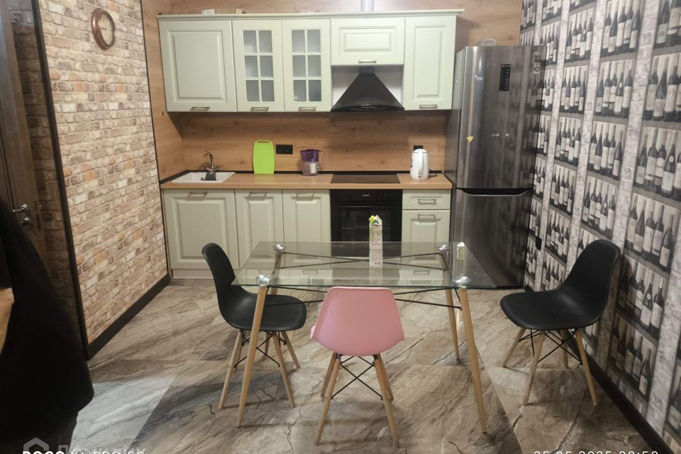 Сдаётся 2-комнатная квартира, 58 м²