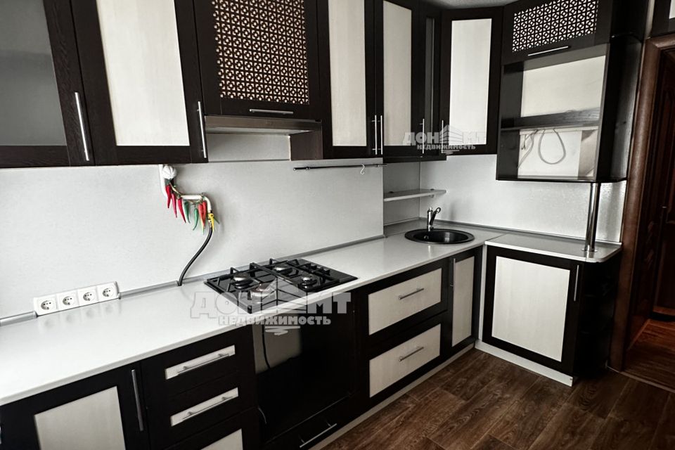 Продаётся 3-комнатная квартира, 52.8 м²